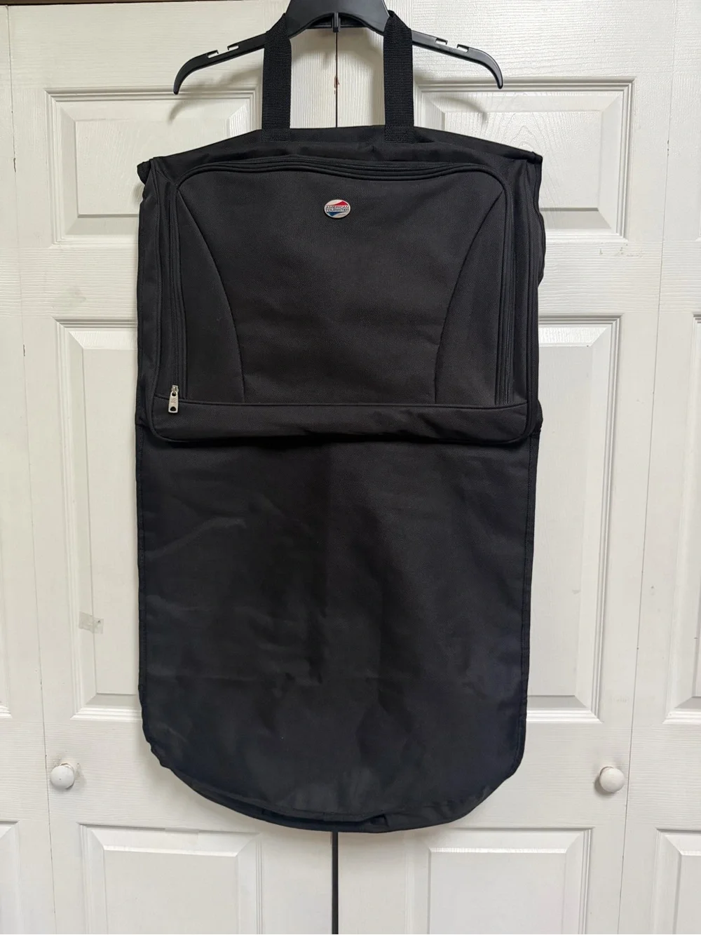 American Tourister durable black